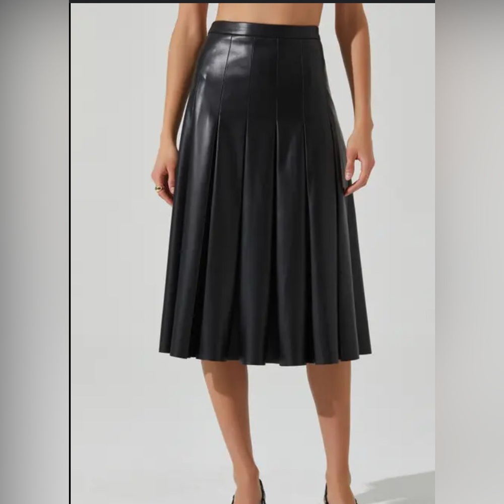 Veronica Beard vegan leather midi skirt, size 0